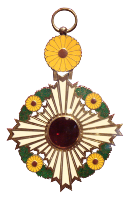 Order of the Chrysanthemum Japan.png